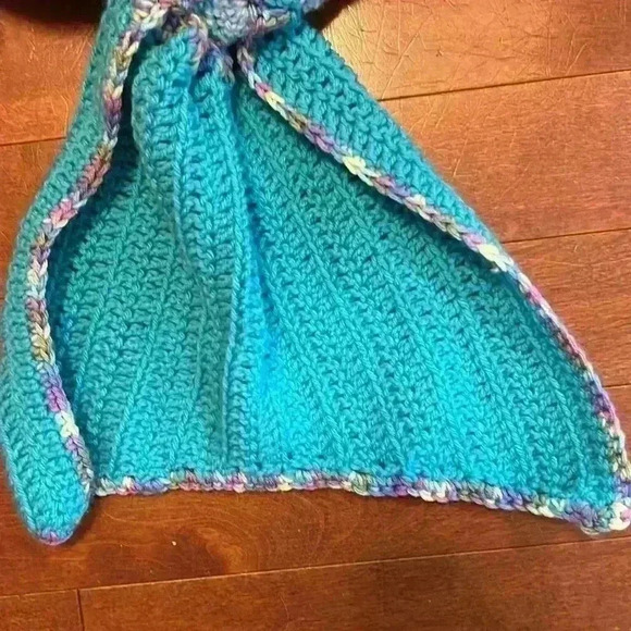 Knit Blanket Mermaid Tail Blue  Stripes Crochet Knitted - Picture 7 of 8